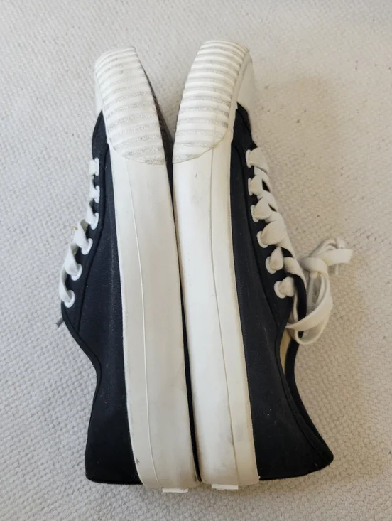 Bata Bullets Low Top Shoes Black with White Accents Men's Size 6 - Picture 8 of 8